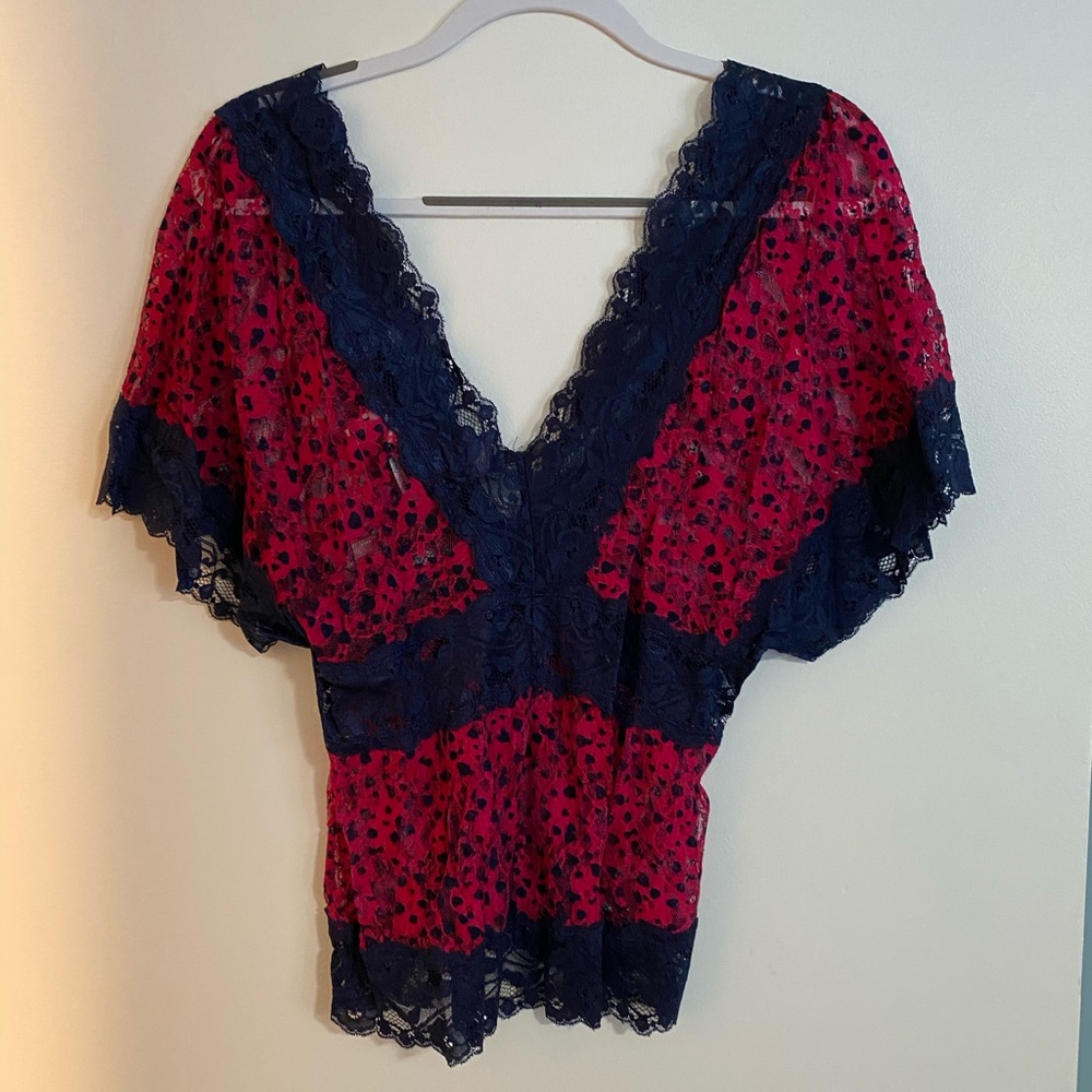Lace top - Picture 2 of 3